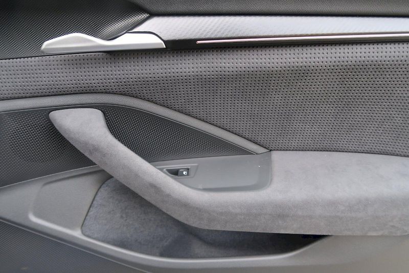 Škoda Superb (2025) Combi SportLine 1,5TSi/150kW D - fotka 17 z 32