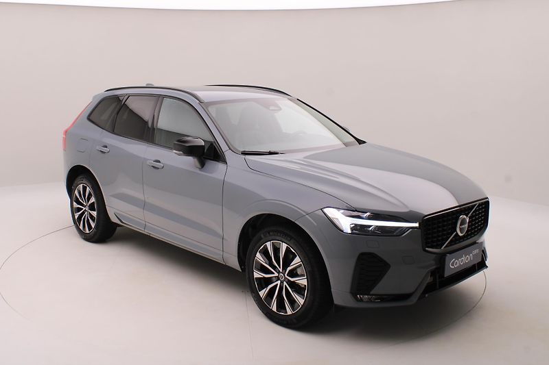 Volvo XC60 B4 AWD DARK PLUS AUT REZERVACE - fotka 16 z 48