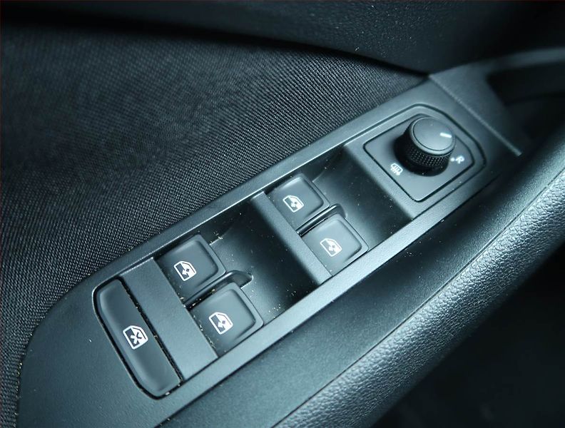 Škoda Kamiq (2024) 1.0 TSI - fotka 22 z 23