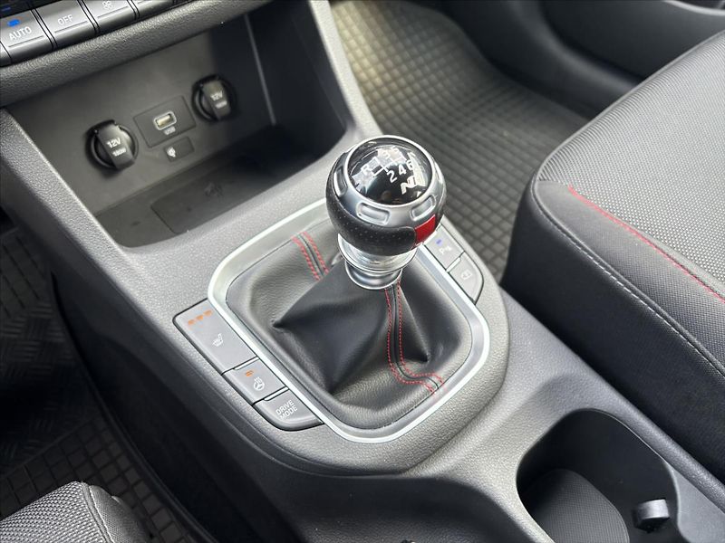 Hyundai i30 1,5 TGDi N-Line TOP STAV TAŽNÉ - fotka 28 z 47