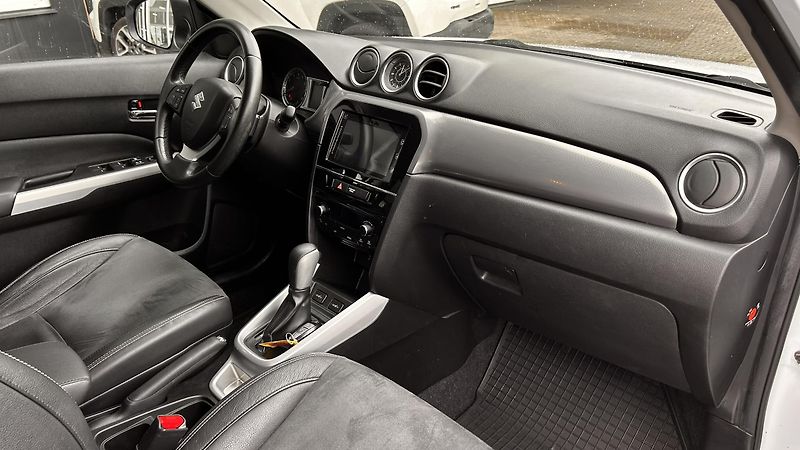 Suzuki Vitara 1.6i Automat - fotka 11 z 17