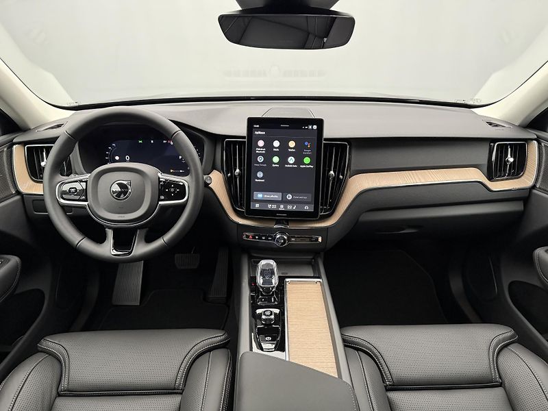 Volvo XC60 (2026) B5 AWD AUT BRIGHT PLUS - fotka 2 z 30