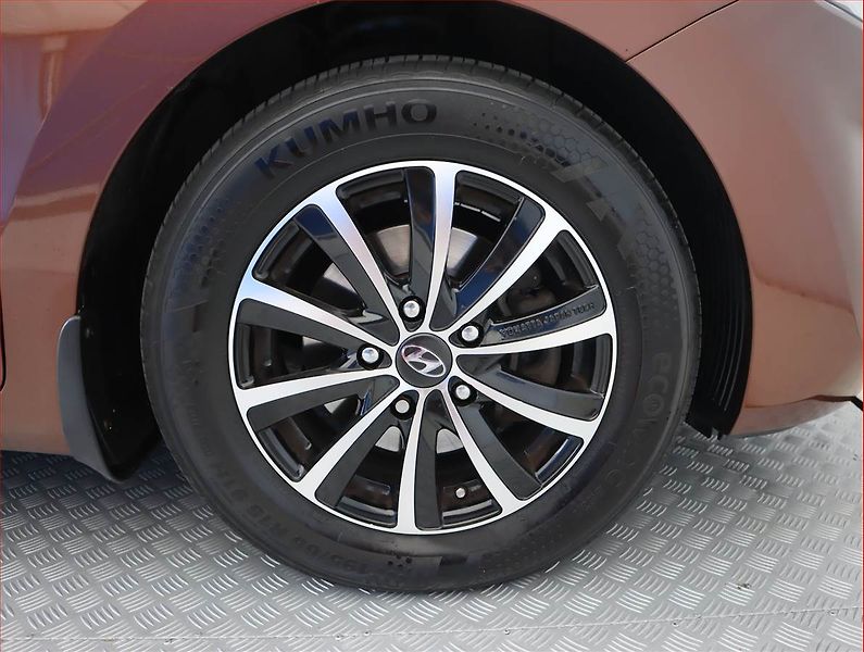 Hyundai i30 (2013) 1.6 MPI, Serv.kniha, Tempomat - fotka 15 z 17