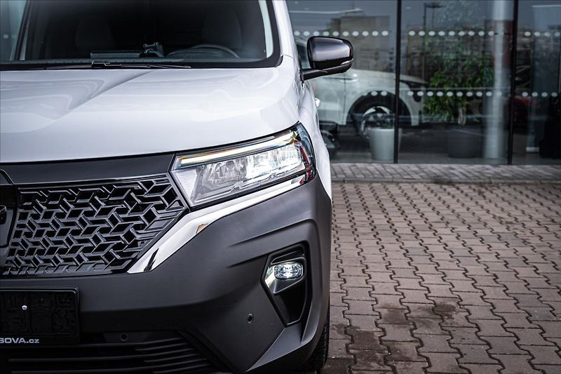Nissan Townstar 0,0 EV VAN 45 kWh L2 TEKNA - fotka 9 z 33