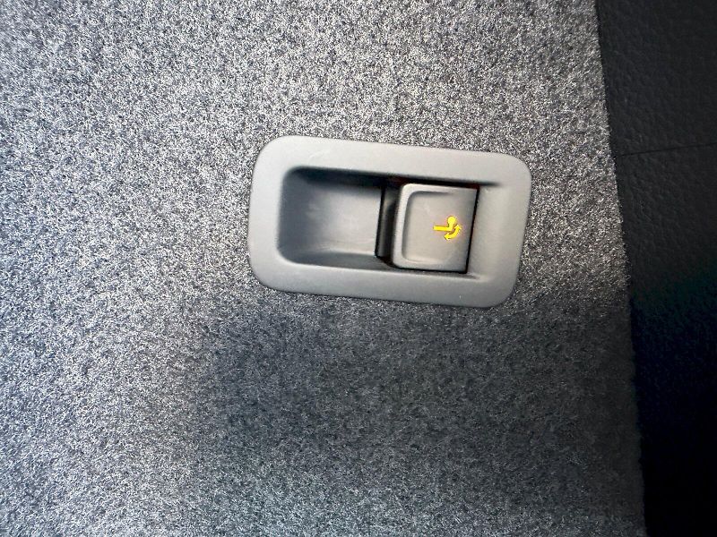 Škoda Karoq (2025) 2.0 TDI 110kW 4x4 DSG Top Sele - fotka 35 z 35