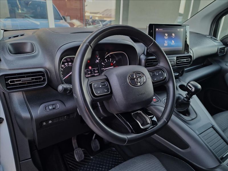 Toyota ProAce City 1.5 D-4D 130k L1 Family - fotka 21 z 49