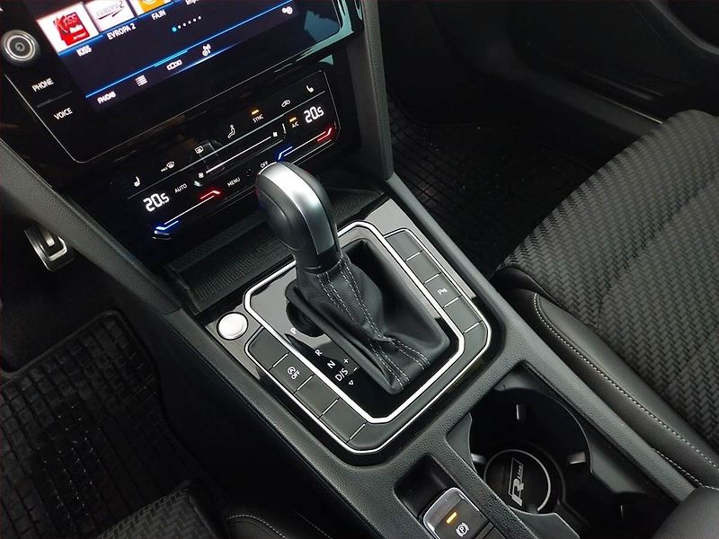 Volkswagen Passat (2022) R-Line 2.0 TDI, Automat, Kůže - fotka 13 z 23