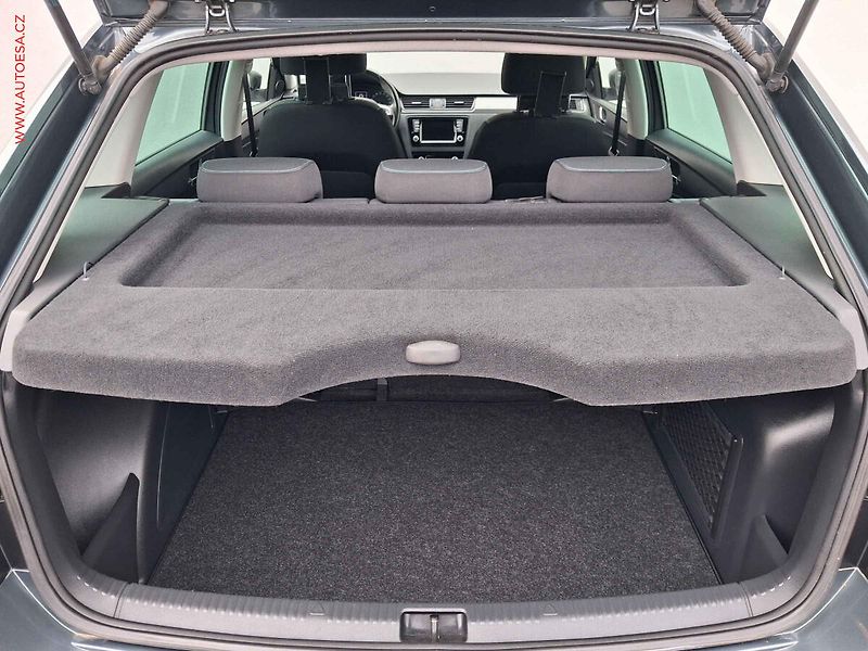 Škoda Rapid (2016) 1.2 TSi, Joy, xenon, navi - fotka 7 z 18