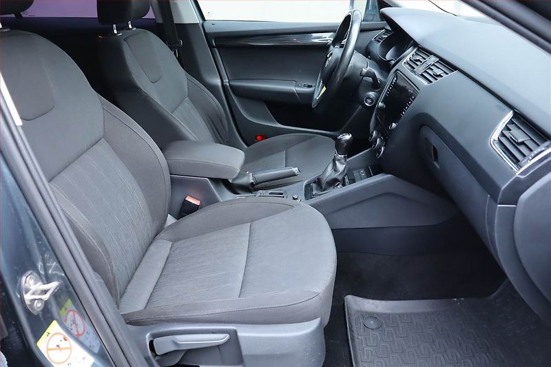 Škoda Octavia (2017) 1.6 TDI, Navi, Tempomat - fotka 9 z 25