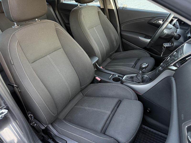 Opel Astra 1.7CDTi 81kW Xenony ČR - fotka 15 z 17