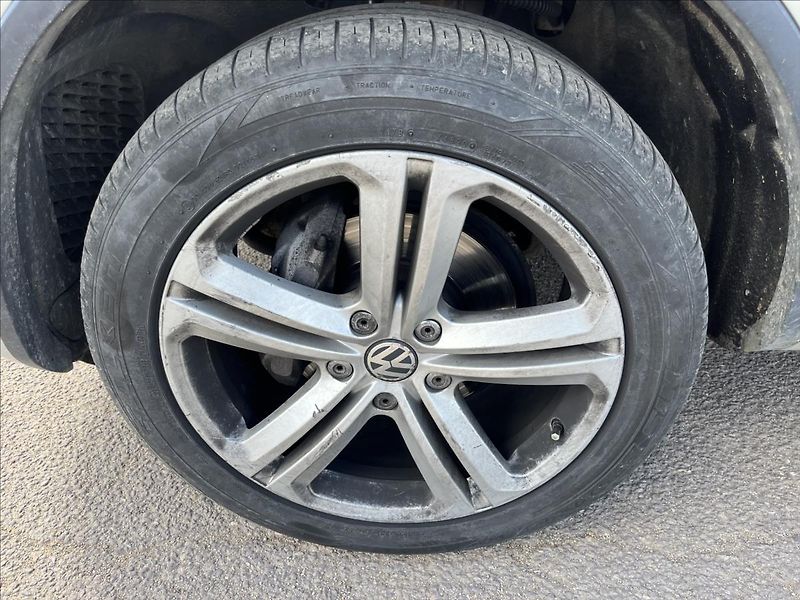 Volkswagen Touareg 3,0 TDi V6 180KW 4x4 TAŽNÉ - fotka 43 z 50