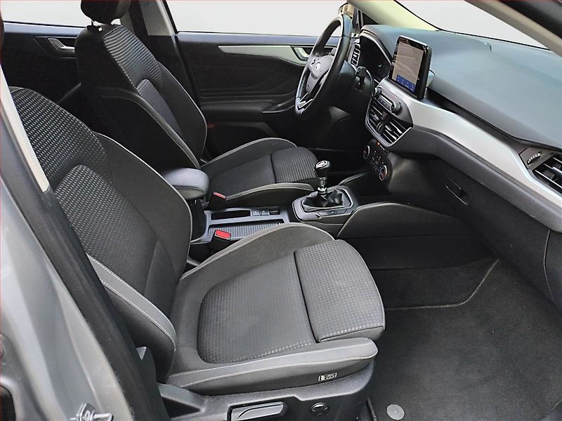 Ford Focus (2020) 1.5 EcoBlue, Navi, Tempomat - fotka 9 z 19