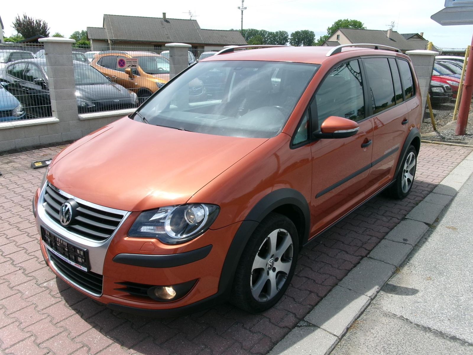 Volkswagen Touran 2,0TDI CROSS DSG AC BT 