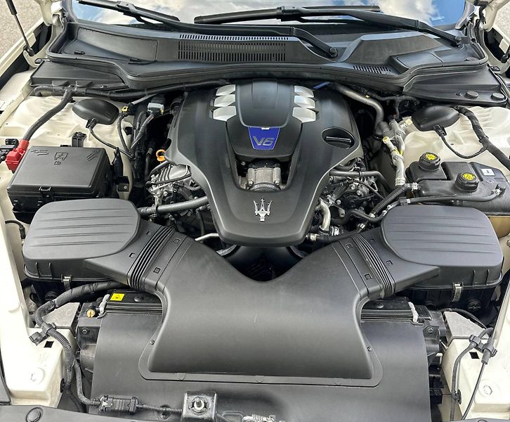 Maserati Quattroporte (2020) S 3.0 V6 2020 316 KW - fotka 31 z 35