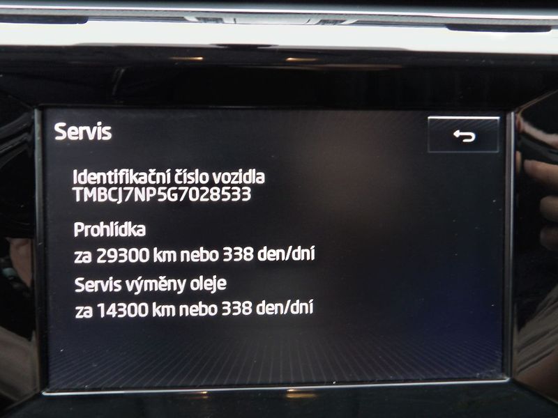 Škoda Superb 2.0TDI DSG 4x4 Style ČR DPH - fotka 13 z 32