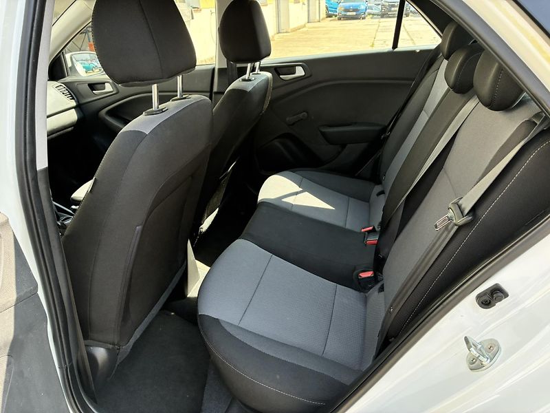 Hyundai i20 1.25 i 55kW Family+ Club - fotka 11 z 20