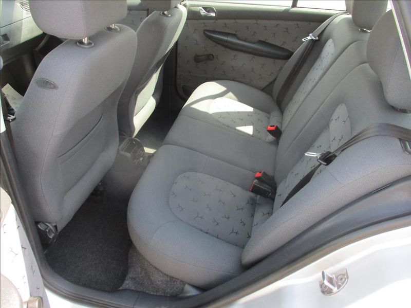 Škoda Fabia 1,4 16V, klima,ZAMLUVENO, - fotka 12 z 30