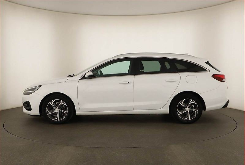 Hyundai i30 (2023) Comfort 1.0 T-GDI, Automat, ČR - fotka 3 z 14