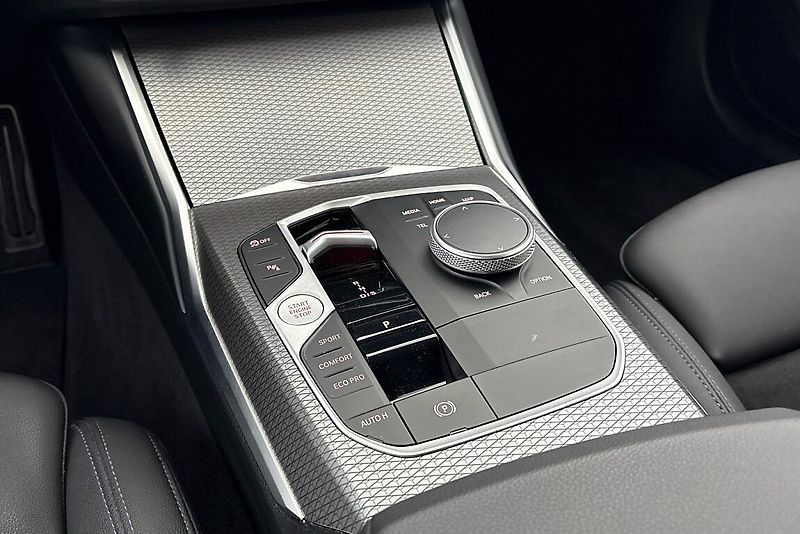 BMW Řada 3 řady 3 | 320d xDrive - fotka 11 z 21