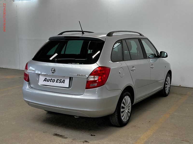 Škoda Fabia (2014) 1.2 TSi, ČR, AC, temp, STK3 - fotka 4 z 13