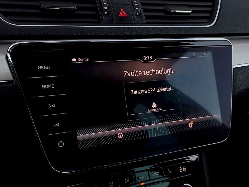 Škoda Superb (2020) L&K 2,0 Tdi 147 Kw 4x4 DSg - fotka 13 z 46