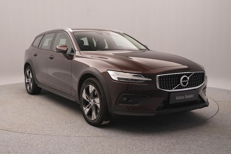 Volvo V60 CC D4 AWD MOMENTUM REZERVACE - fotka 12 z 43