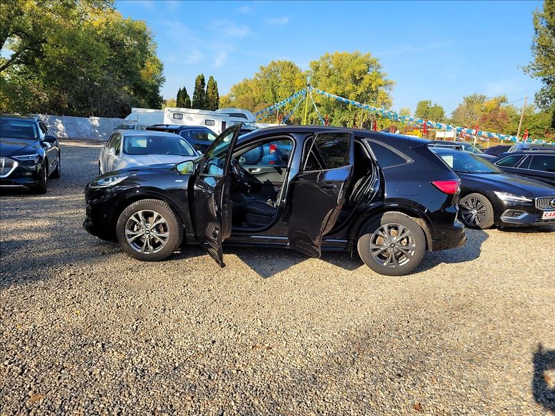 Ford Kuga 2,0 D,ST-line,led,kůže - fotka 17 z 50