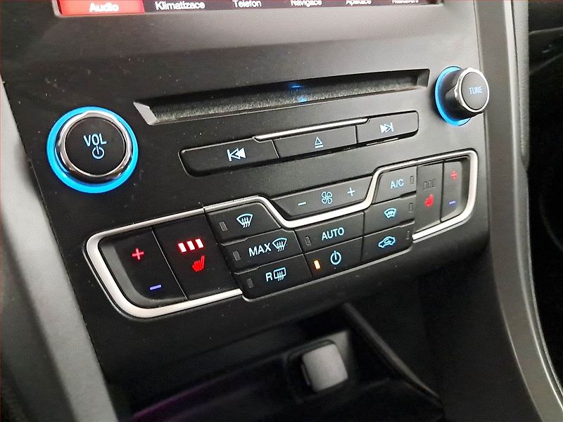 Ford Mondeo (2018) Titanium 2.0 TDCI, ČR,1.maj - fotka 13 z 16