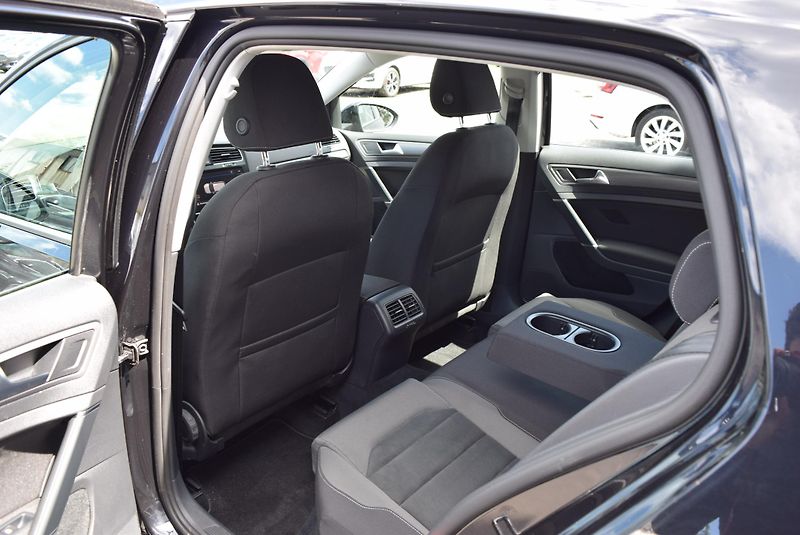 Volkswagen Golf (2018) 1.4TSI 92kw CLBMT LED NAVI TOP - fotka 16 z 49
