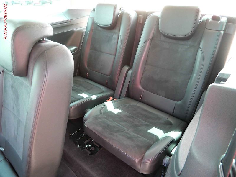 Volkswagen Sharan (2015) 2.0TDi, 2.maj,ČR, DSG, AC - fotka 11 z 25