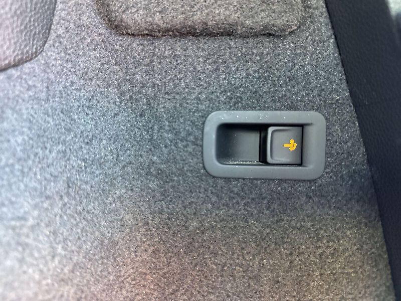 Škoda Karoq (2022) 2.0 TDI 4x4 DSG Sportline - fotka 29 z 33
