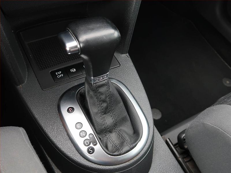 Volkswagen Touran (2010) 1.4 TSI, Automat, 7 míst - fotka 13 z 20