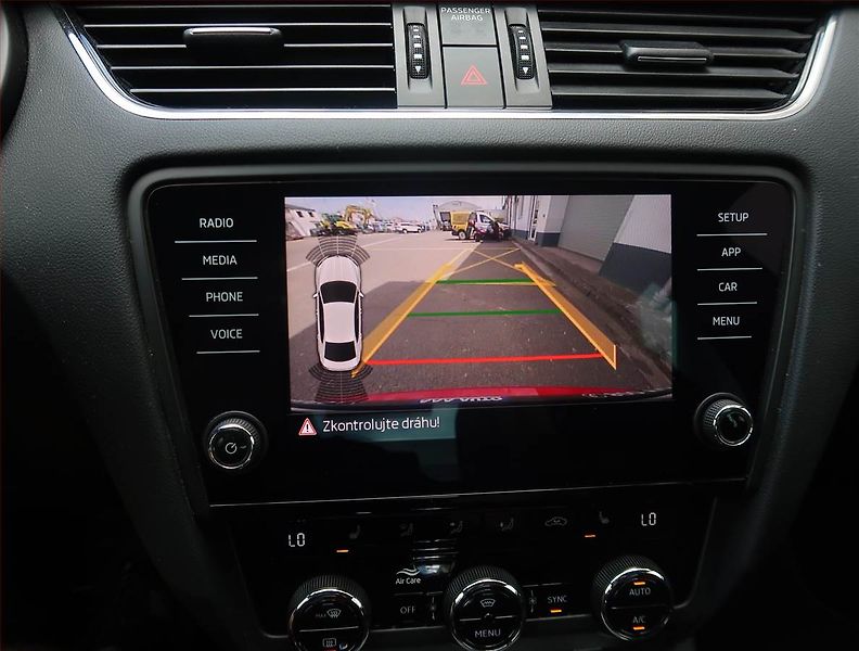 Škoda Octavia (2019) Style Plus 2.0 TSI - fotka 23 z 23