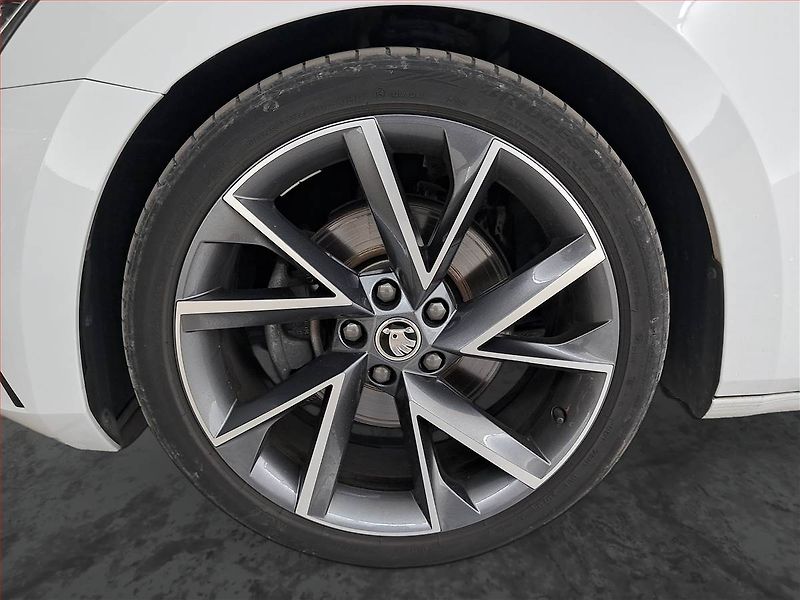 Škoda Superb (2020) Sportline 1.5 TSI - fotka 14 z 24