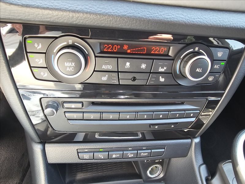 BMW X1 2,0 XDRIVE 28i AUTOMAT TOP - fotka 20 z 46