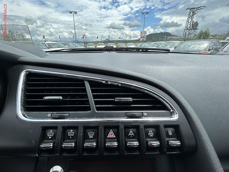 Peugeot 3008 (2009) 1.6 HDi, servis.kniha - fotka 14 z 15