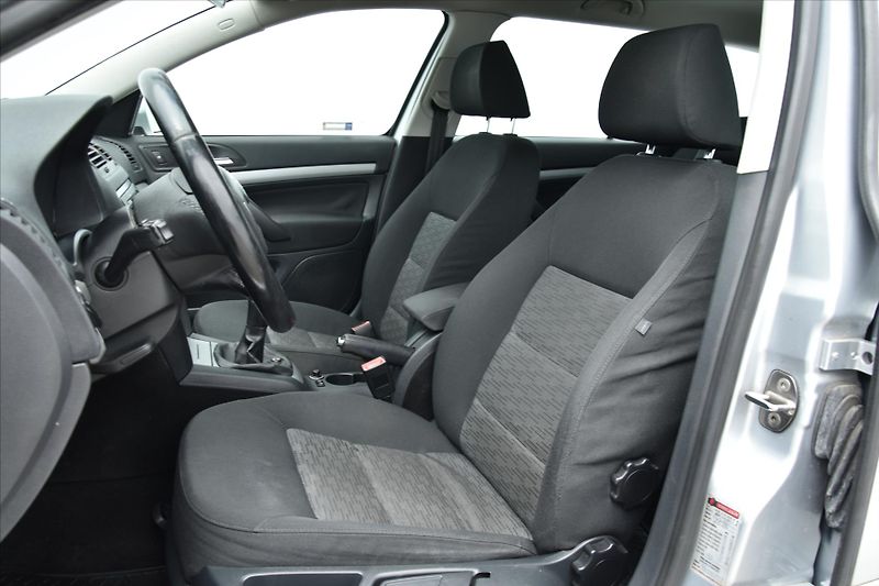 Škoda Octavia 1.6 TDI  77kW KLIMA SERVIS.KN. - fotka 9 z 19