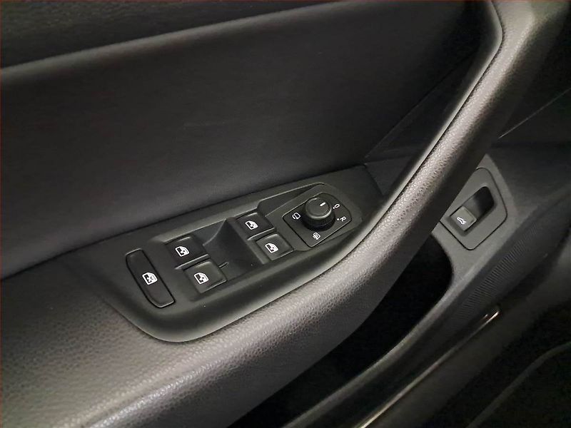 Volkswagen Arteon (2020) R-line 2.0 TDI - fotka 18 z 27