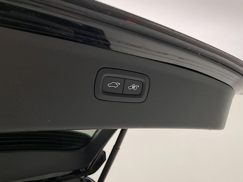 Volvo XC90 T8 AWD RECHARGE REZERVACE - fotka 37 z 74