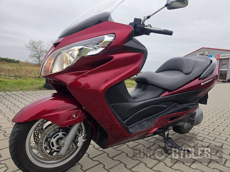 Suzuki Burgman 400 (2008) - fotka 9 z 13