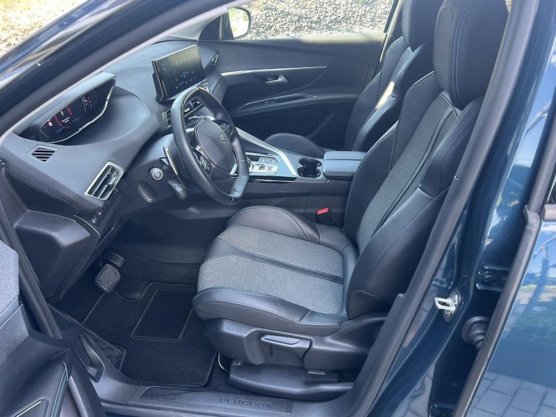 Peugeot 3008 (2022) 1.2 PT 130K ALLURE AT TAŽNÉ - fotka 7 z 19