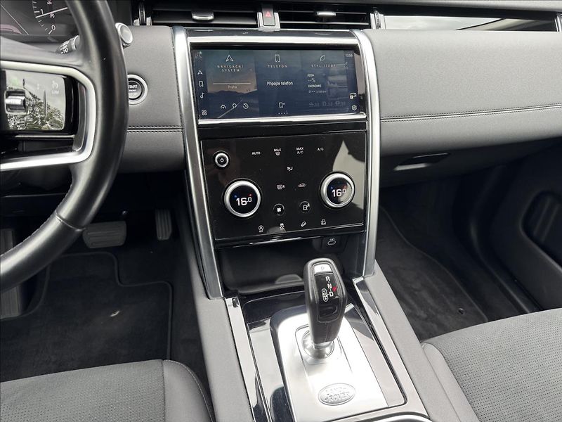 Land Rover Discovery Sport 2,0 P200 S 4WD AT ČR DPH - fotka 18 z 28
