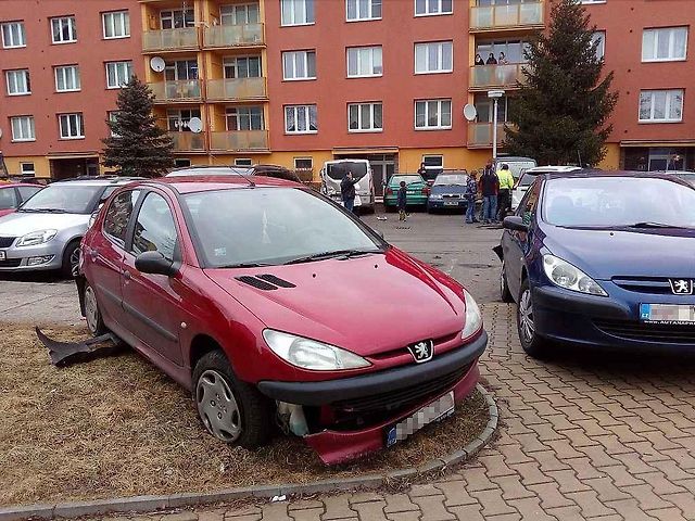 Nehoda v Družstevní ulici v Žatci