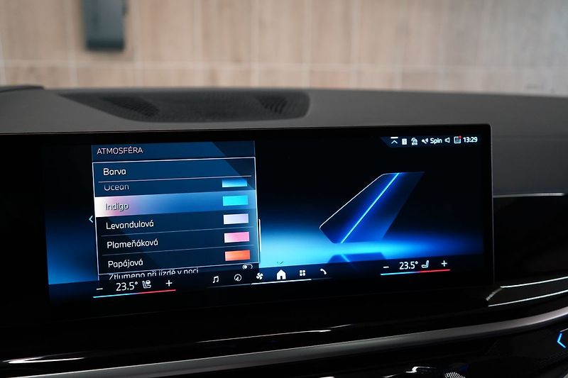 BMW X5 30d xDrive, Ventilace, Tažné - fotka 37 z 49