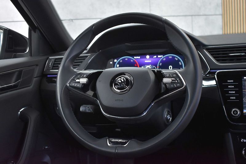 Škoda Superb TDI 147kW 4x4*L&K*WEBASTO*ČR 1 - fotka 20 z 48