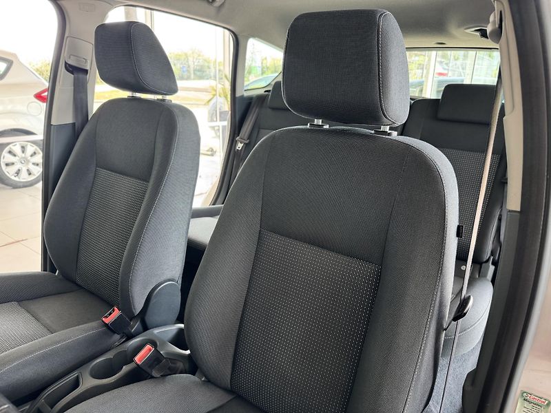 Ford C-MAX 1,6 16V*Komplet.Historie*1.MAJ - fotka 15 z 29