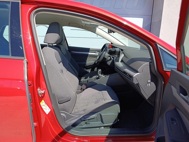 Volkswagen Golf 1.5TSI EVO BMT LIFE ČR  - fotka 17 z 32