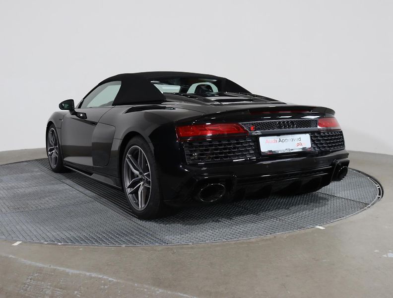 Audi R8 Spyder V10 performance quattro - fotka 7 z 22