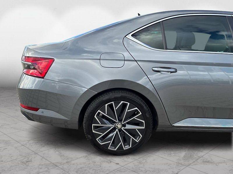 Škoda Superb L&K 2.0 TDI 147kW DSG 4x4 - fotka 26 z 28