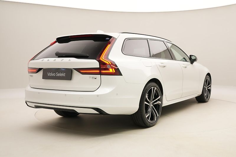 Volvo V90 T8 AWD RECHARGE DARK ULTRA CZ - fotka 13 z 69